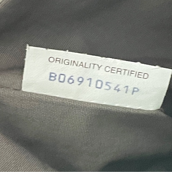 Bottega Veneta bone white pebbled leather intrecciato detail crossbody bag - Picture 9 of 12